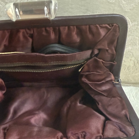 Vintage Kiss lock brown leather purse - Picture 10 of 11